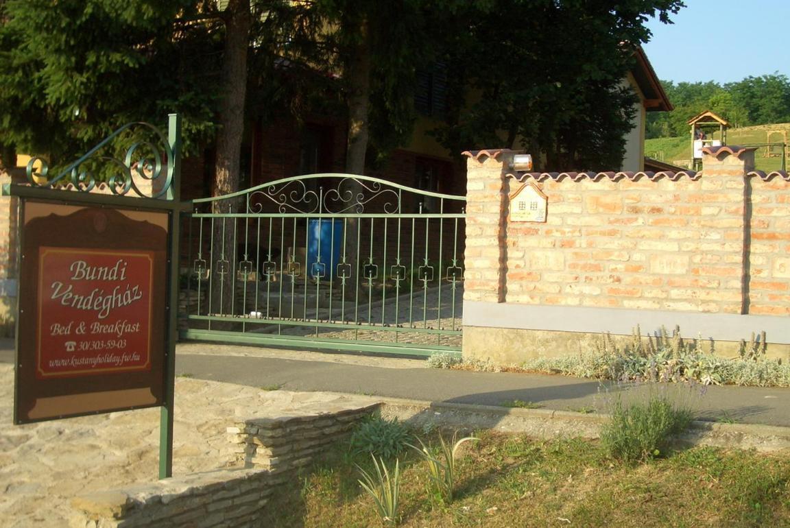 Bundi Vendégház Kehidakustány Exterior foto